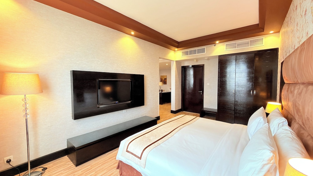 Sunday Mangrove Corniche Hotel, Ras Al Khaimah 20/78