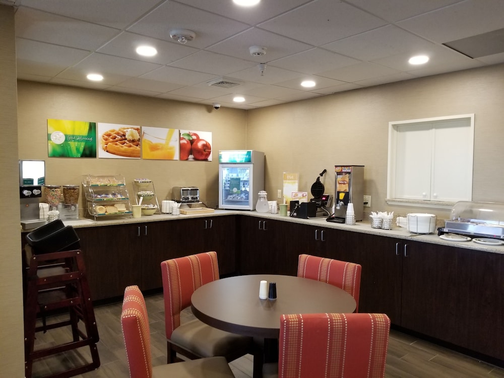 Quality Inn & Suites Ocean City Fenwick 34/52