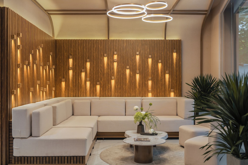 Kin Hotel Thai Van Lung 40/50