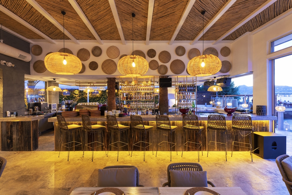 Babana Hotel 66/83
