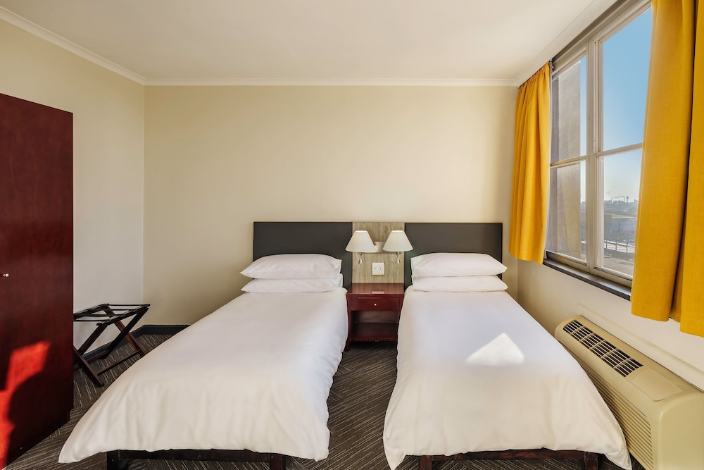 Room, Single Bed