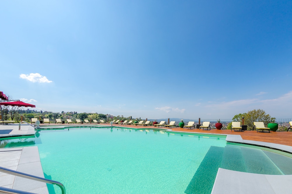 VILLA TOLOMEI HOTEL AND RESORT 41/71