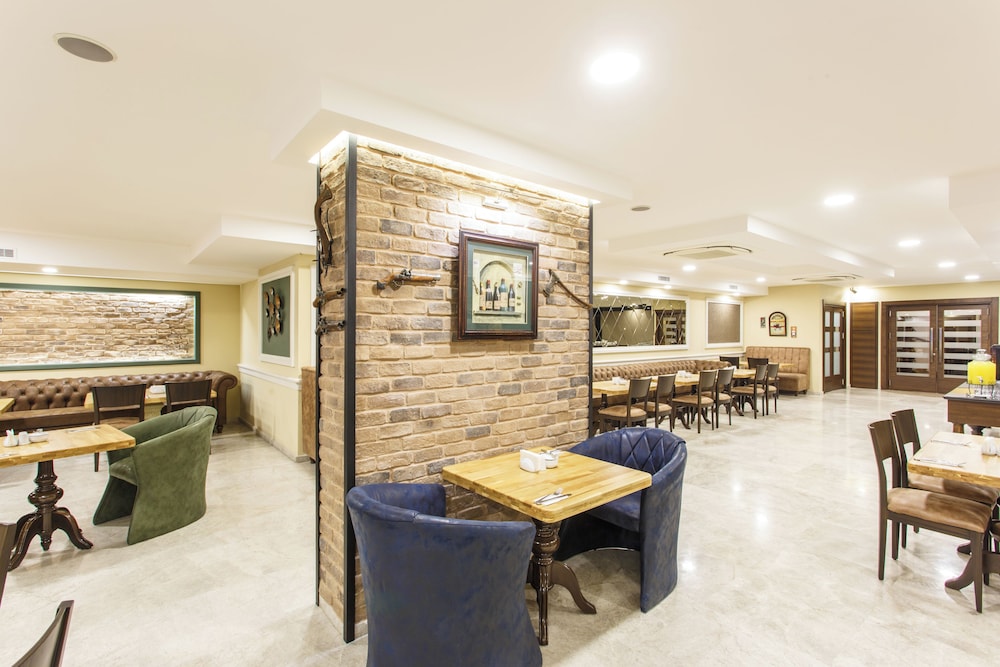 ANTROYAL HOTEL 36/50