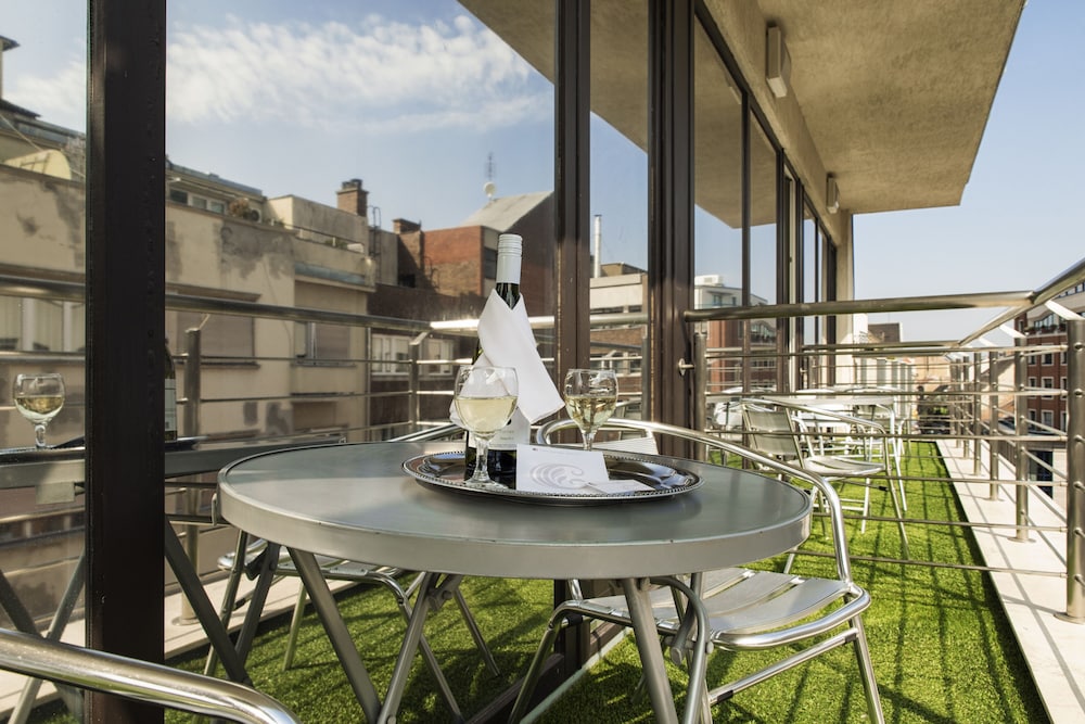 Carat Boutique Hotel 49/57