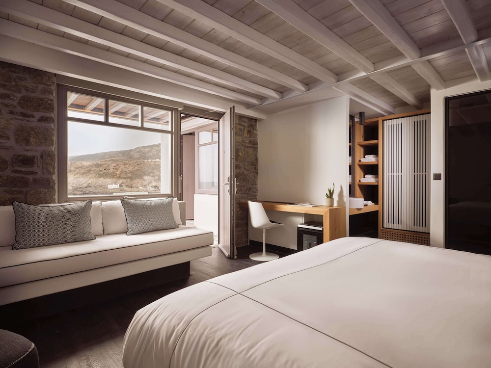 3 BEDROOMS, SPA, VILLA, WITH POOL