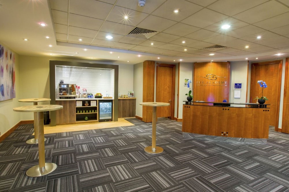 Holiday Inn Aylesbury 8/60