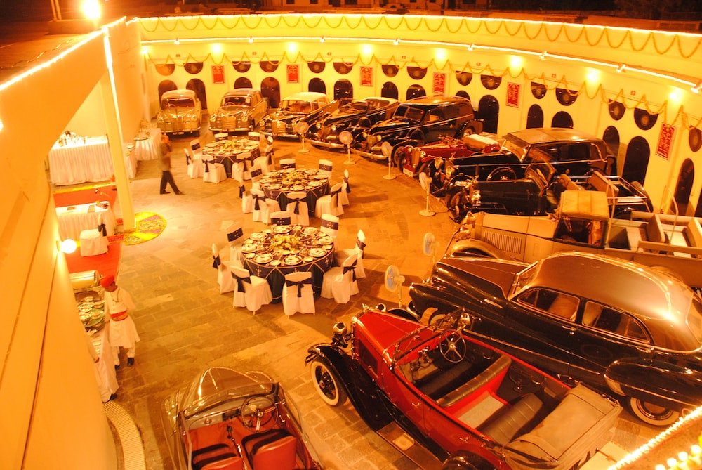 GARDEN HOTEL 40/48
