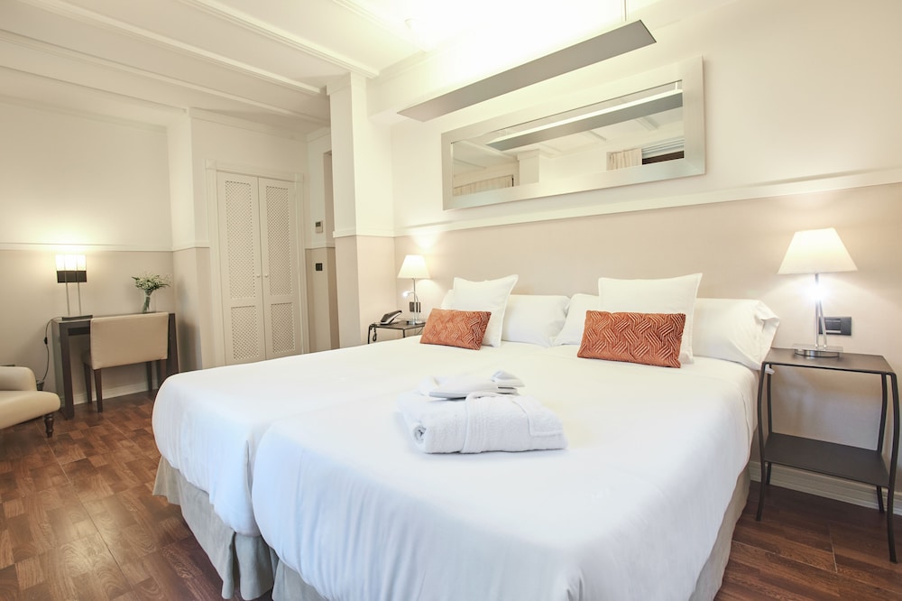 Alminar Hotel 23/67