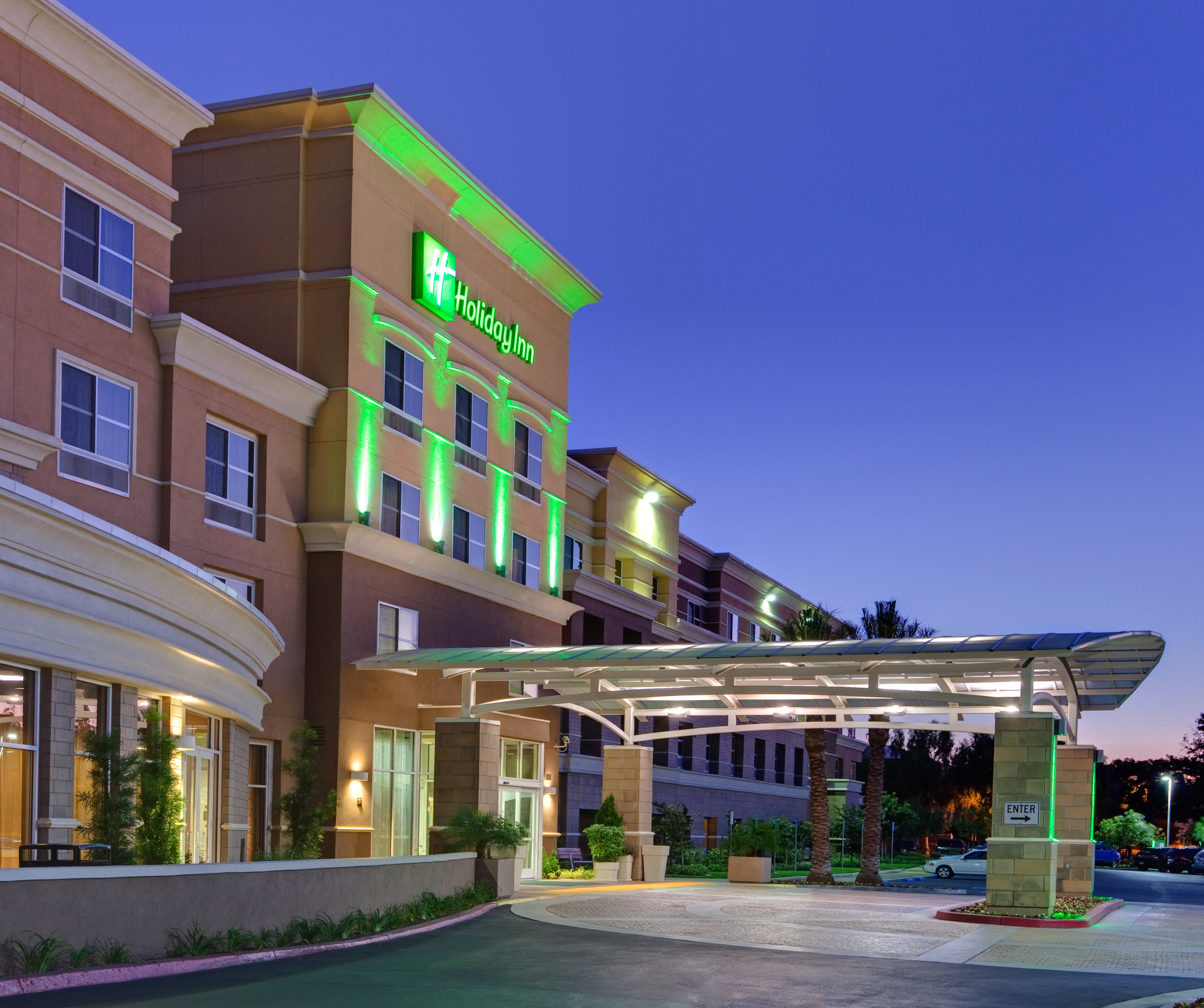 Holiday Inn Ontario Airport 68/73