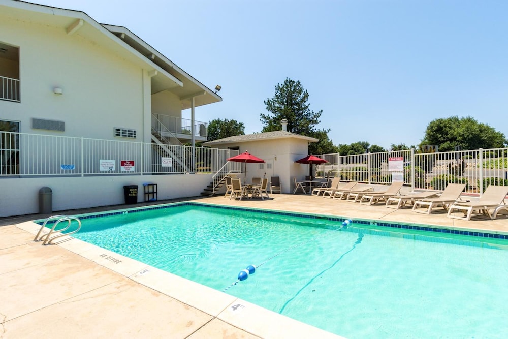 Motel6 Redding, CA - Central 42/47
