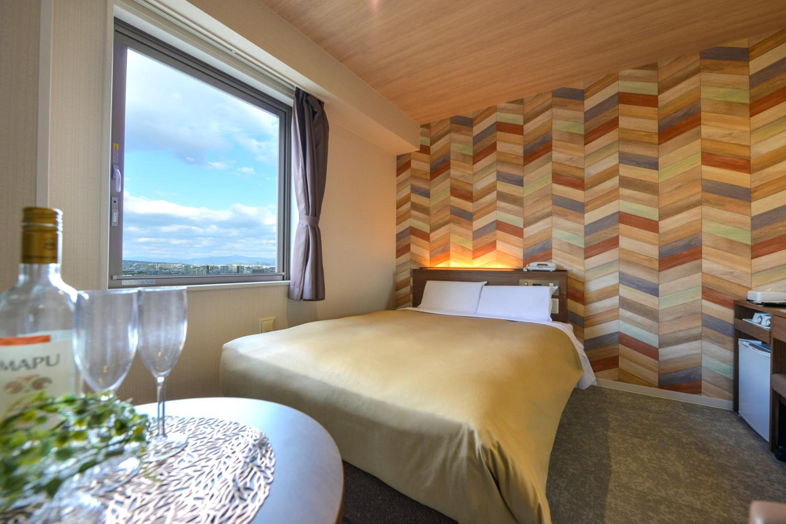 Room, Double Bed, Electronic Cigarette Only, Smoking