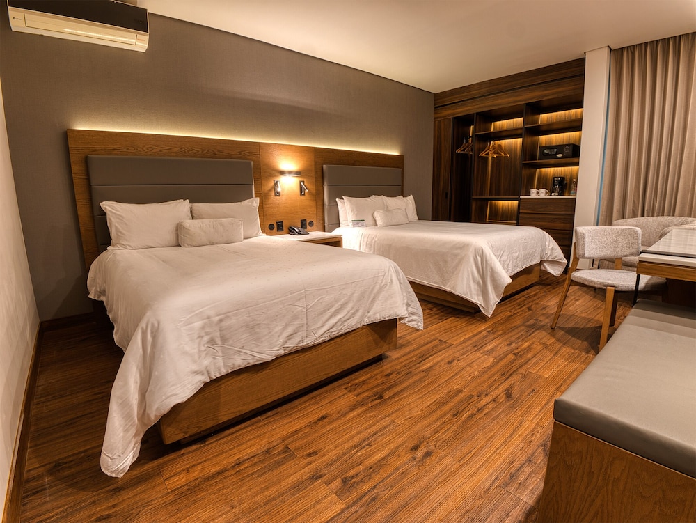 SUPERIOR, 2 DOUBLE BEDS
