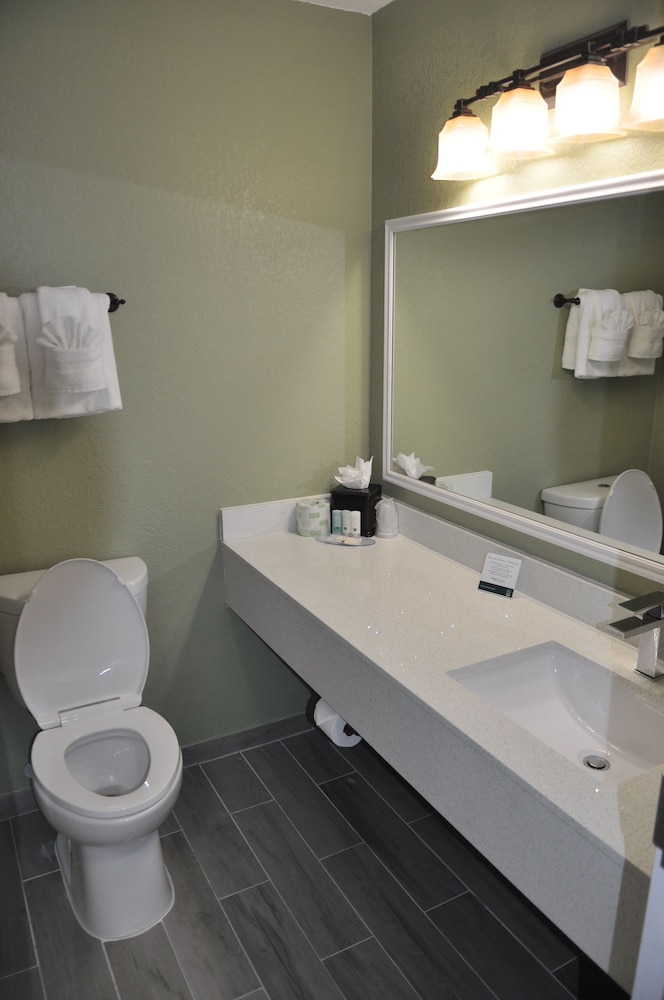 QUALITY INN AND SUITES PLANO EAST RICHARDSON 11/62