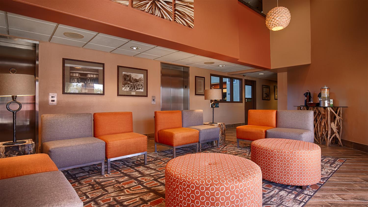 Holiday Inn Express & Suites Phoenix-Tempe 11/22
