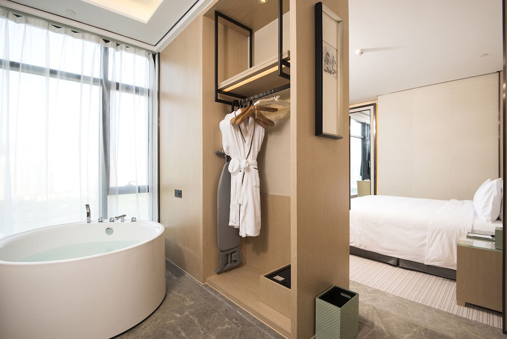 Foshan Virtuous World Hotel 23/26
