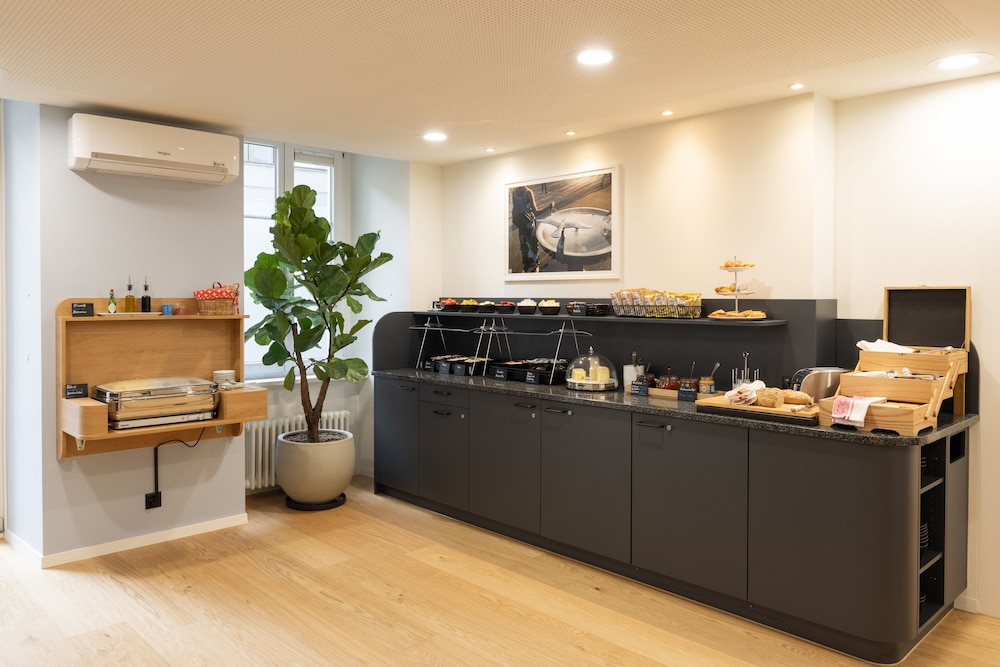 Fred Guest House Zurich Hauptbahnhof 6/50
