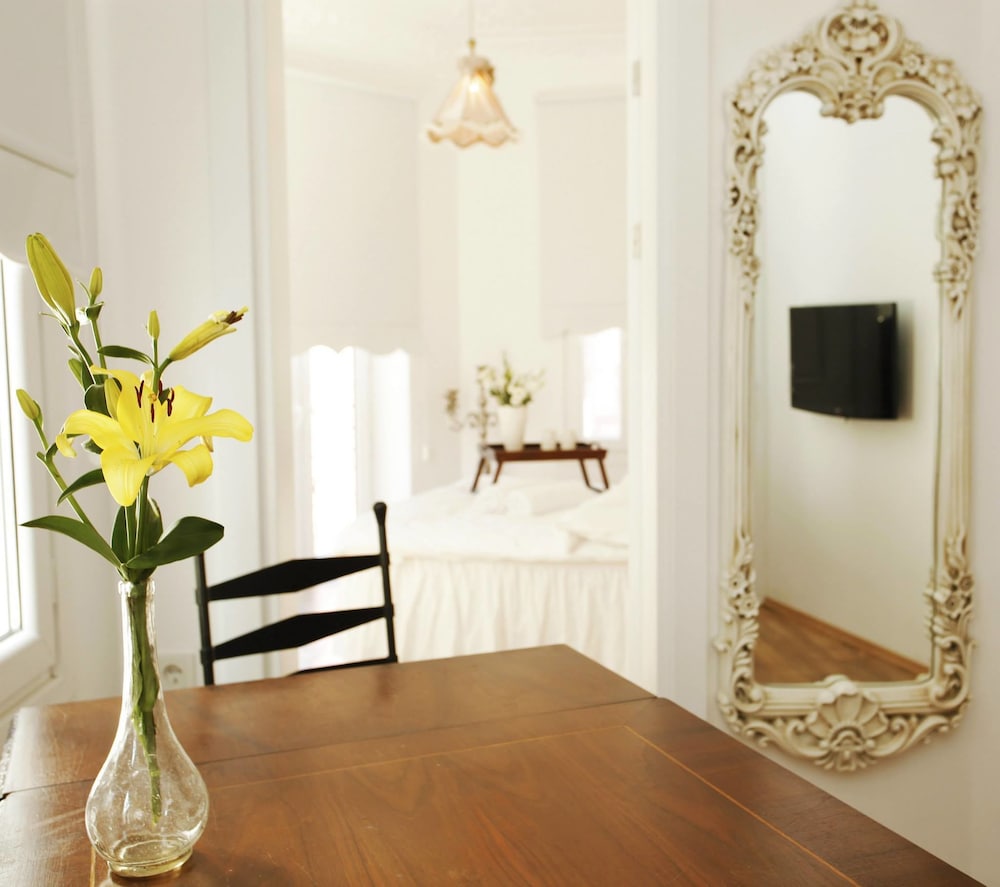 The White Swan Suites Beyoglu 65/74