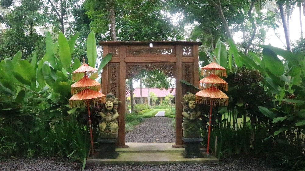 Ubud Batan Nyuh Bed Breakfast & Spa 1/24