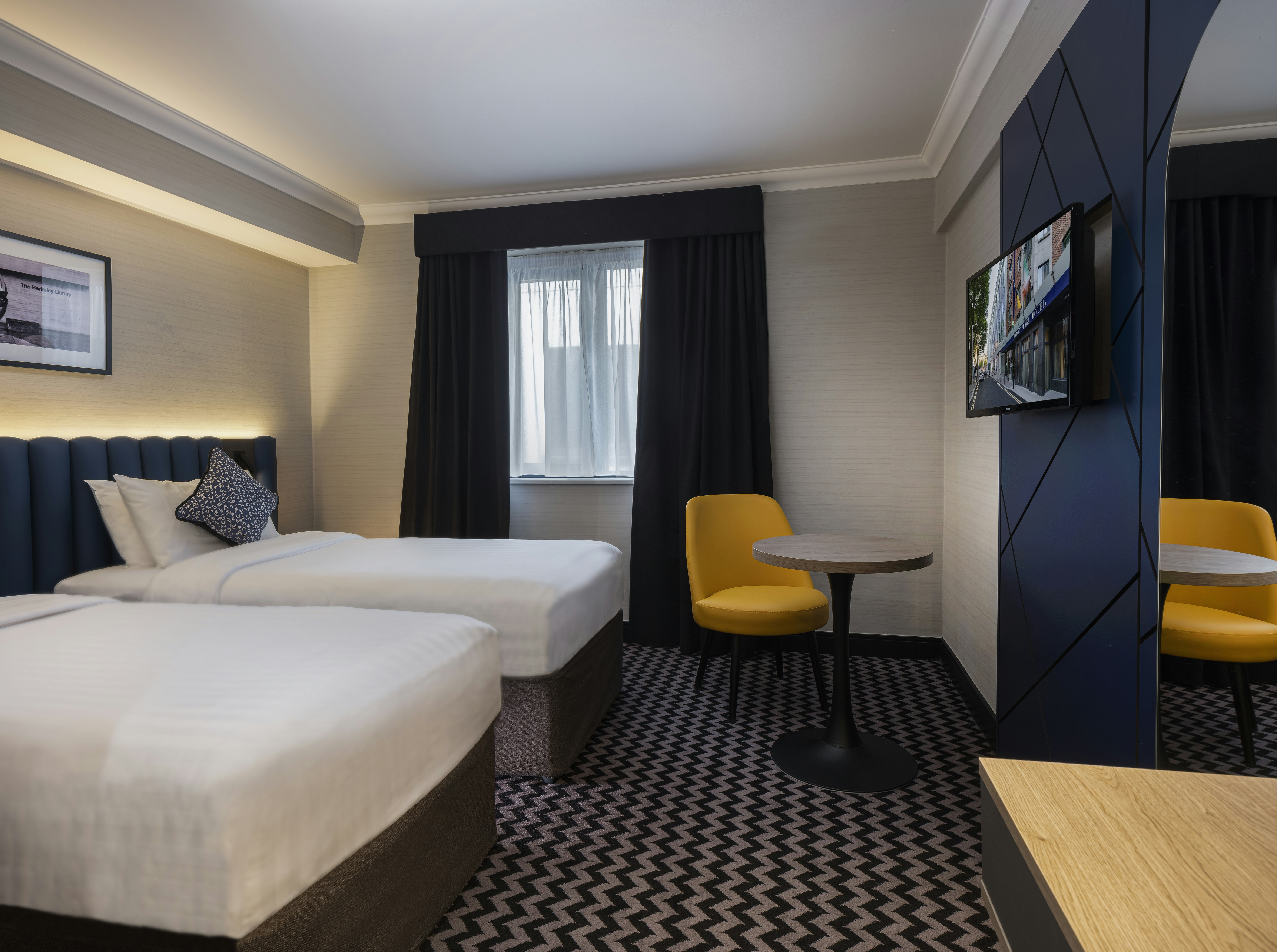 CLASSIC, TWIN BEDS