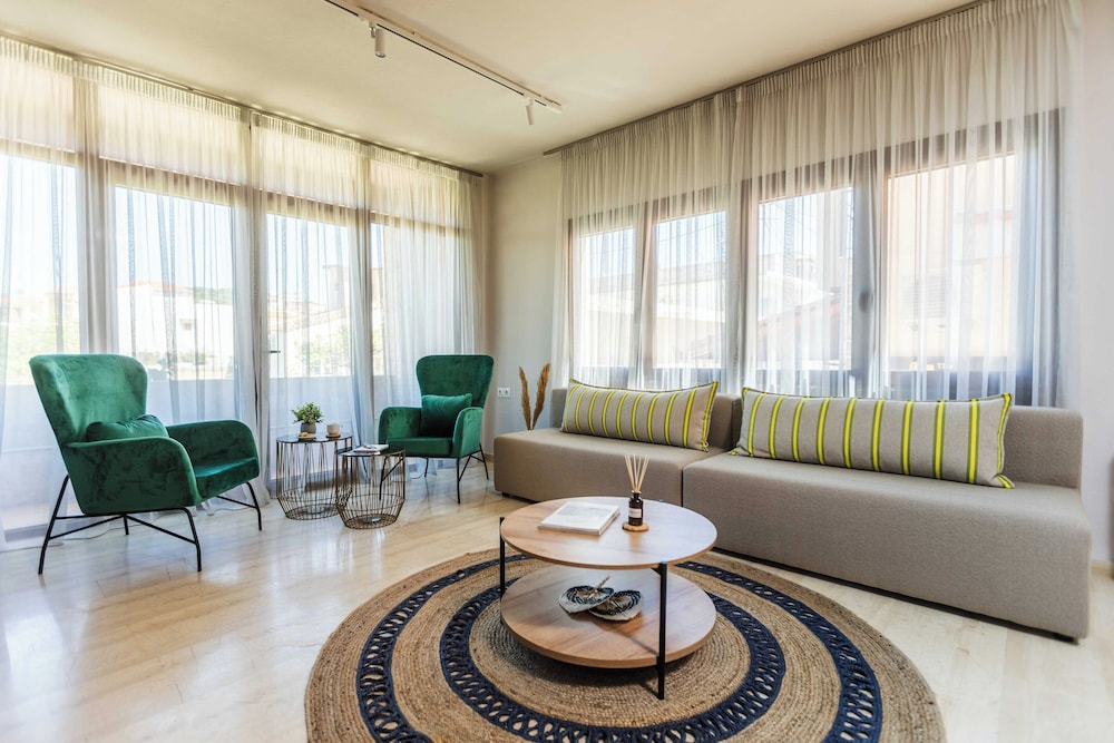 CASA BLUE HOTEL 45/60