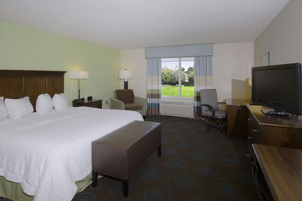 Hampton Inn and Suites Suisun City Waterfront 9/50