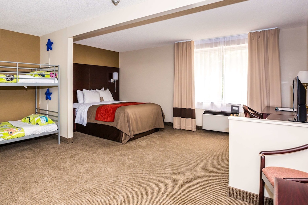 Comfort Inn & Suites Barrie 23/51