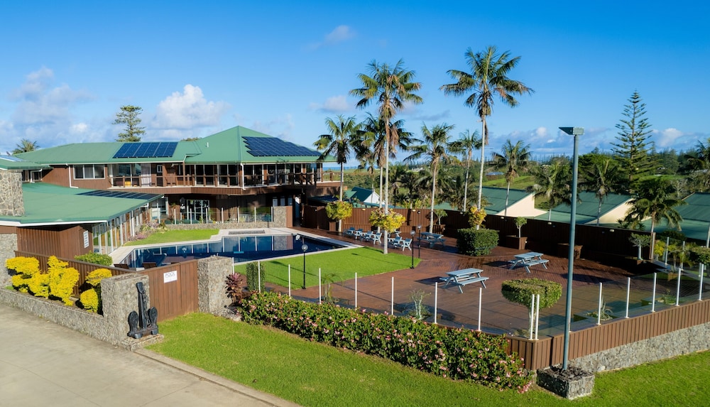 South Pacific Resort Hotel 35/50