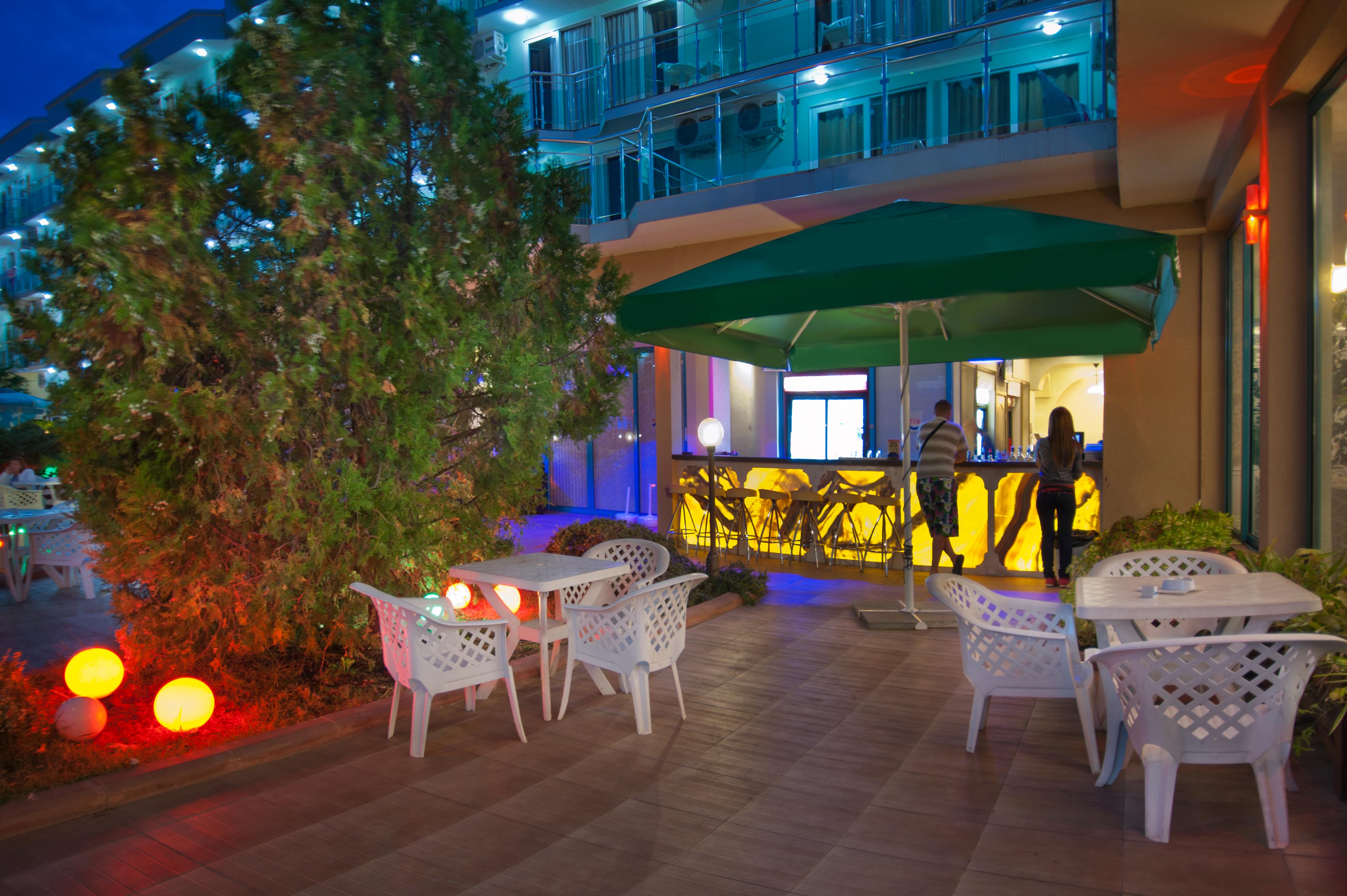 Kotva Hotel 8/66