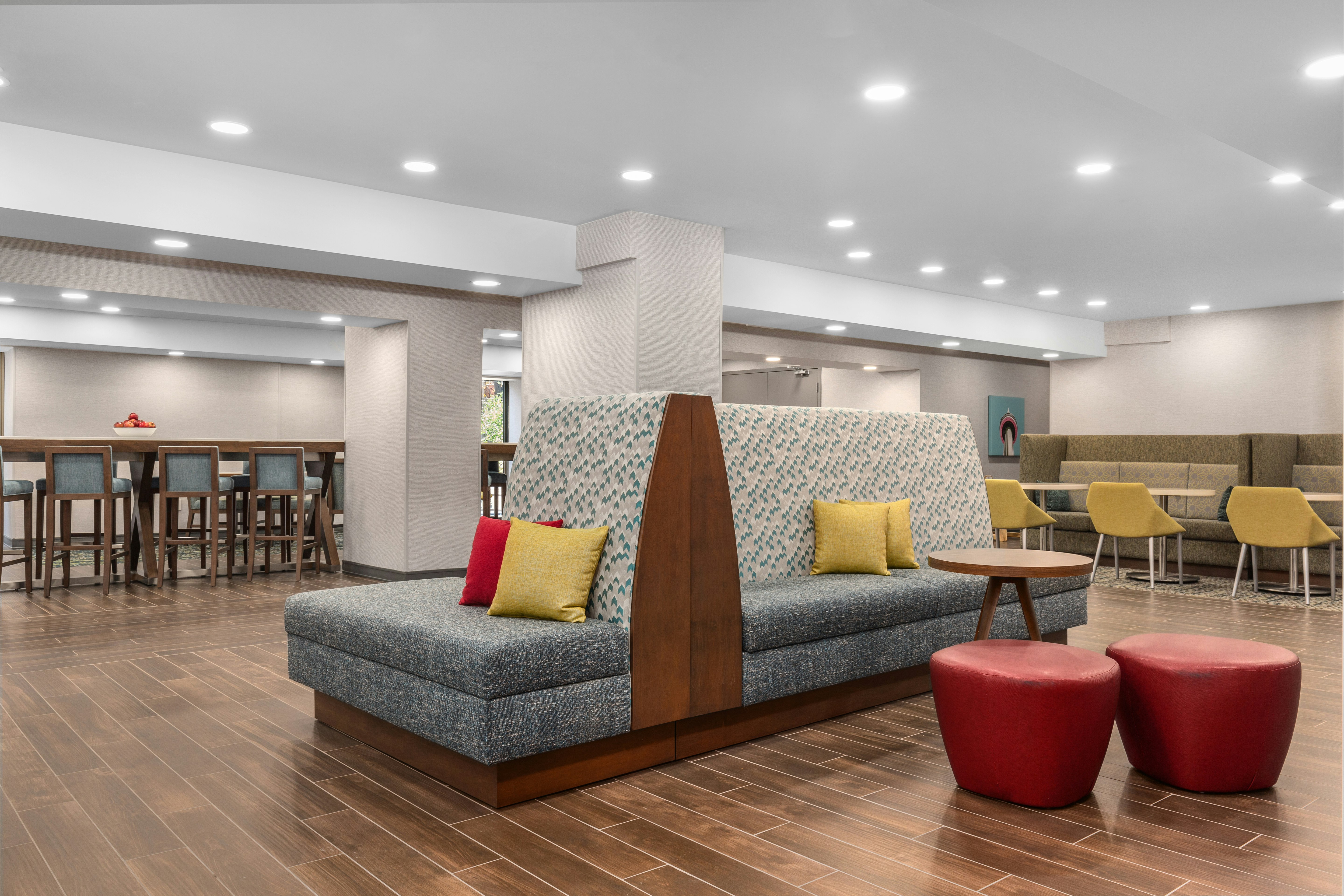 Hampton Inn & Suites by Hilton Toronto Downtown 13/18