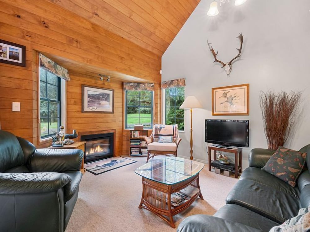 Tongariro Lodge 54/75