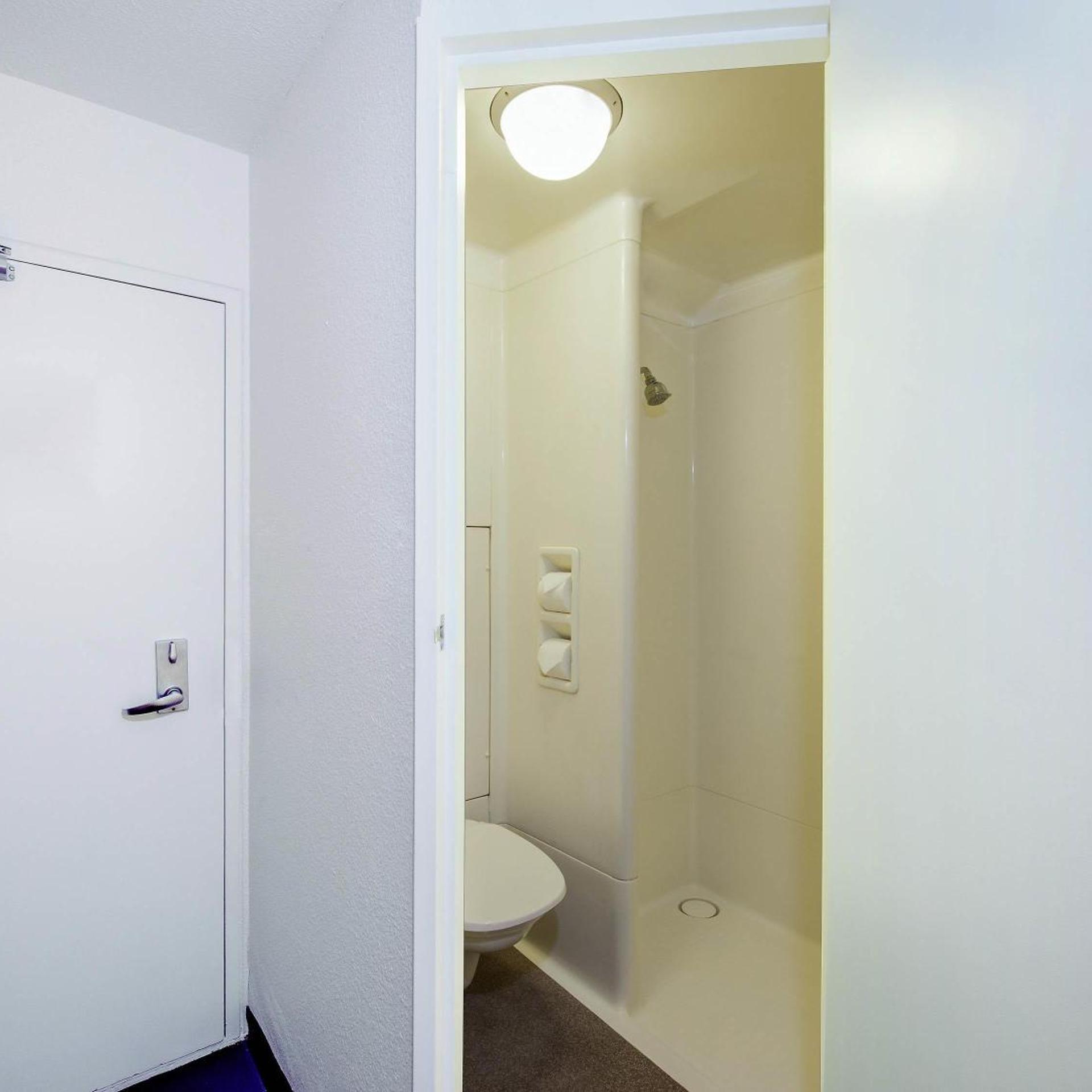 Room, Single, Bunk Bed, Queen Bed، ibis budget Enfield 5/12