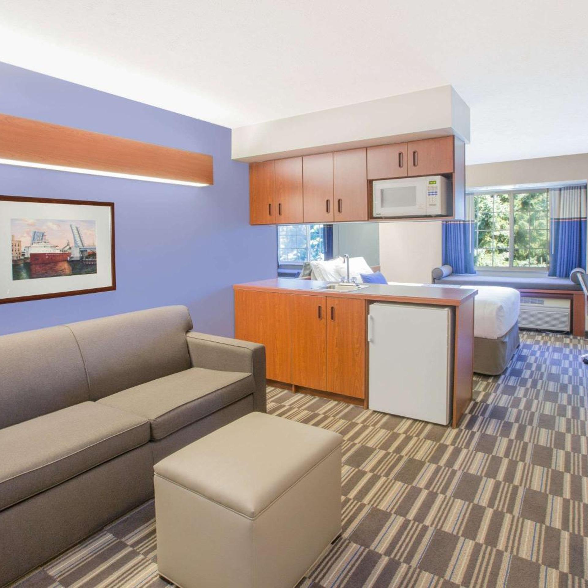 Microtel Inn & Suites by Wyndham Manistee 24/50