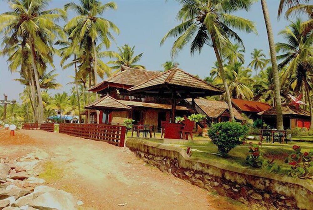 Blue Water Beach Resort 21/23