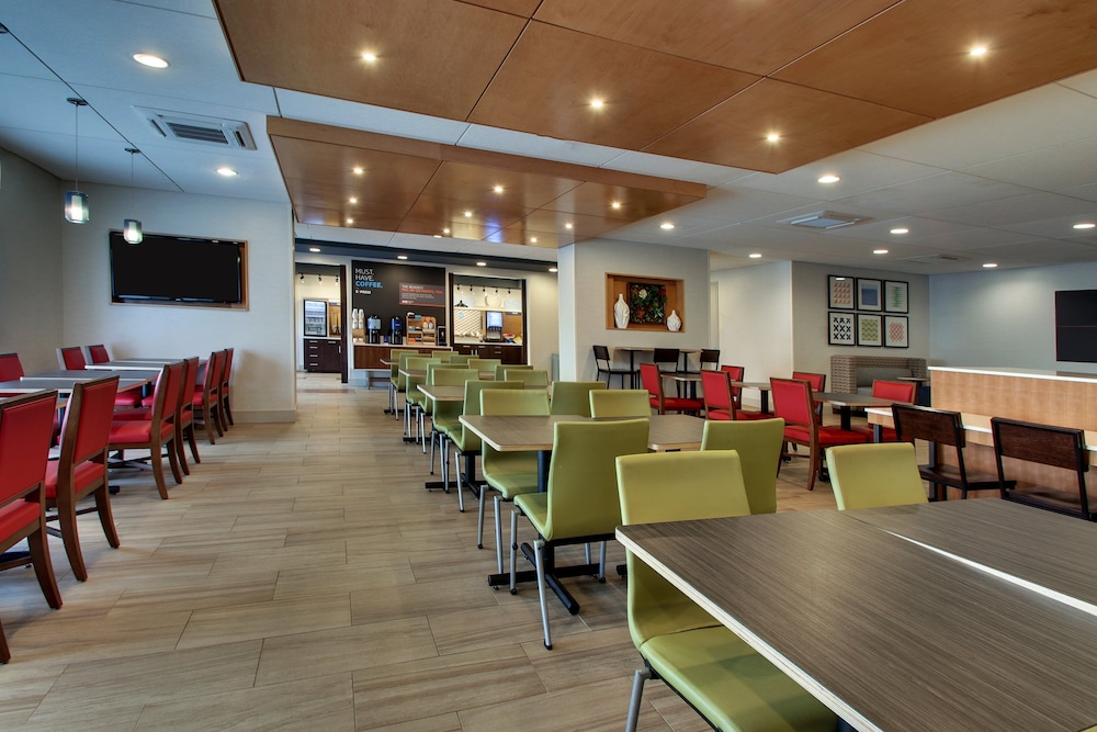 Holiday Inn Express Baltimore-Bwi Airport West 52/70