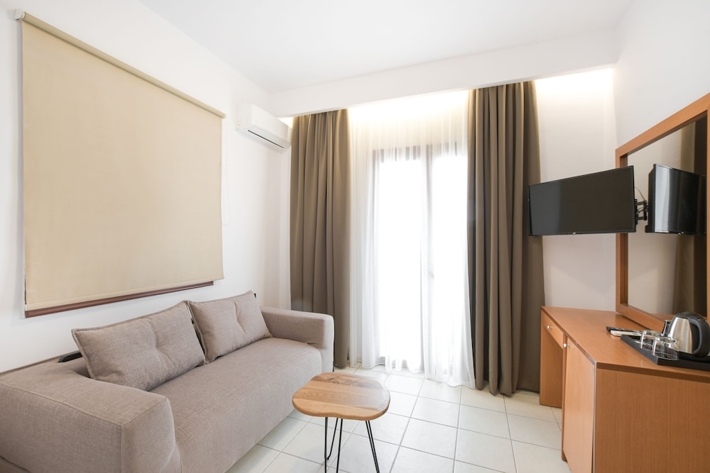 Georgias Garden by Omilos Hotels 29/50