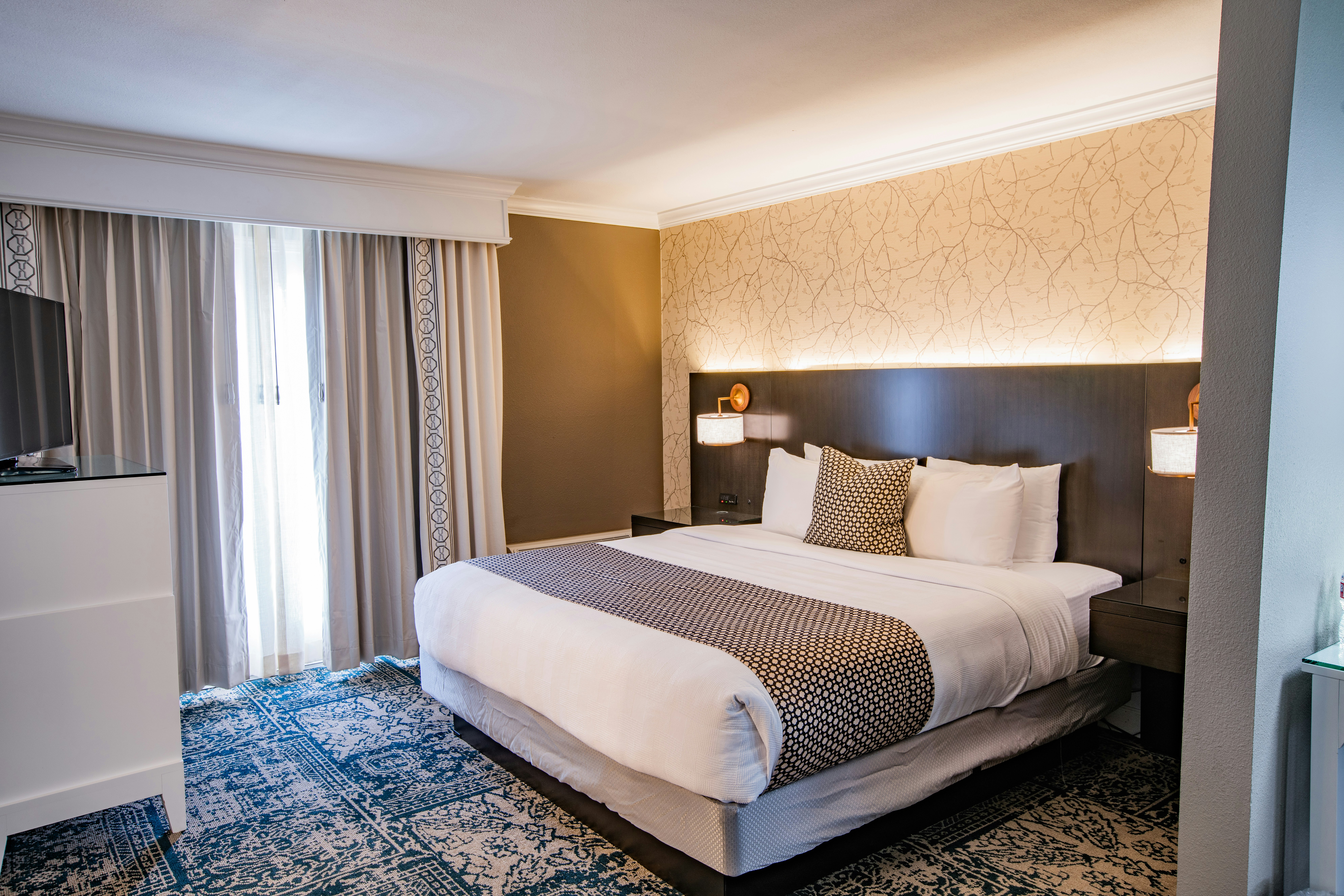 ROOM, KING BED