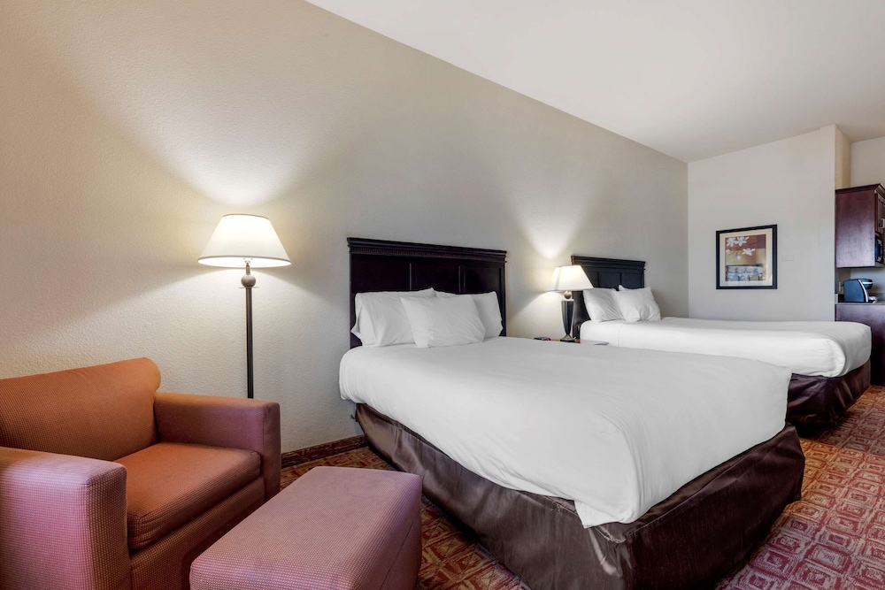 Comfort Inn Suites Denison North Lake Texoma 9/38