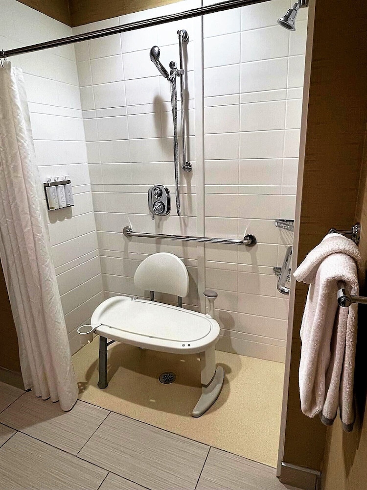 Wyndham Avon 8/42