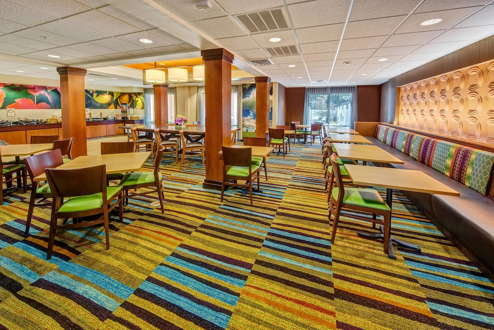 Fairfield Inn And Suites Russellville 25/30