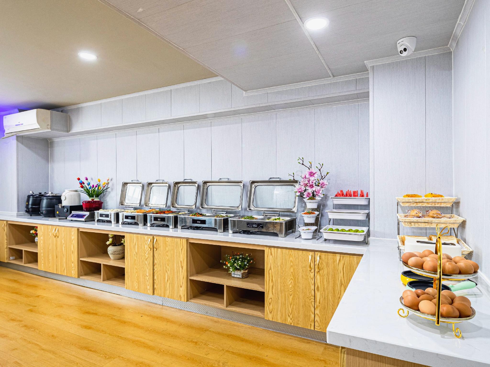 Jinjiang Inn (Weihai High-speed Railway Station Qingdao South Road) 42/50