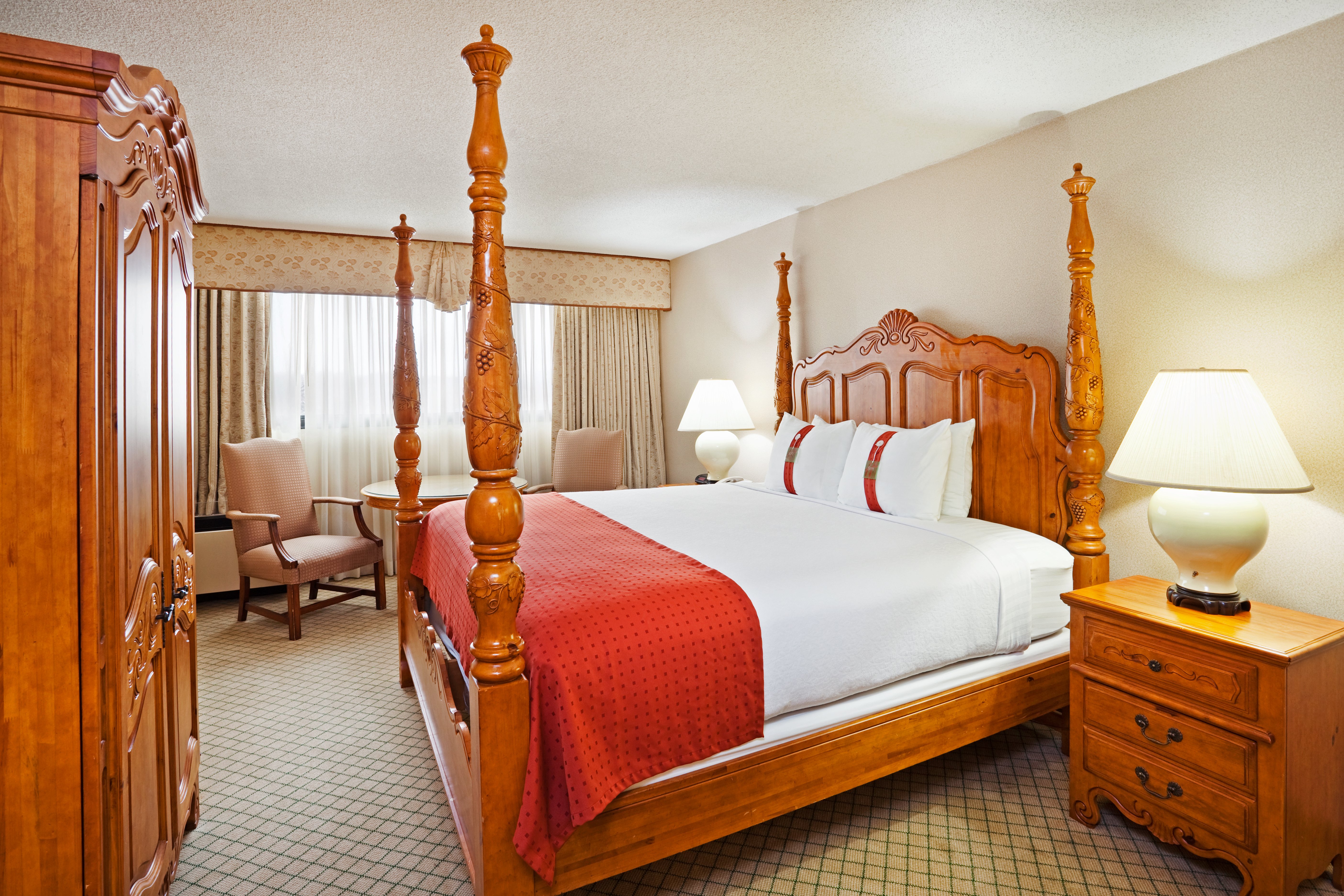 Holiday Inn Johnson City 33/79