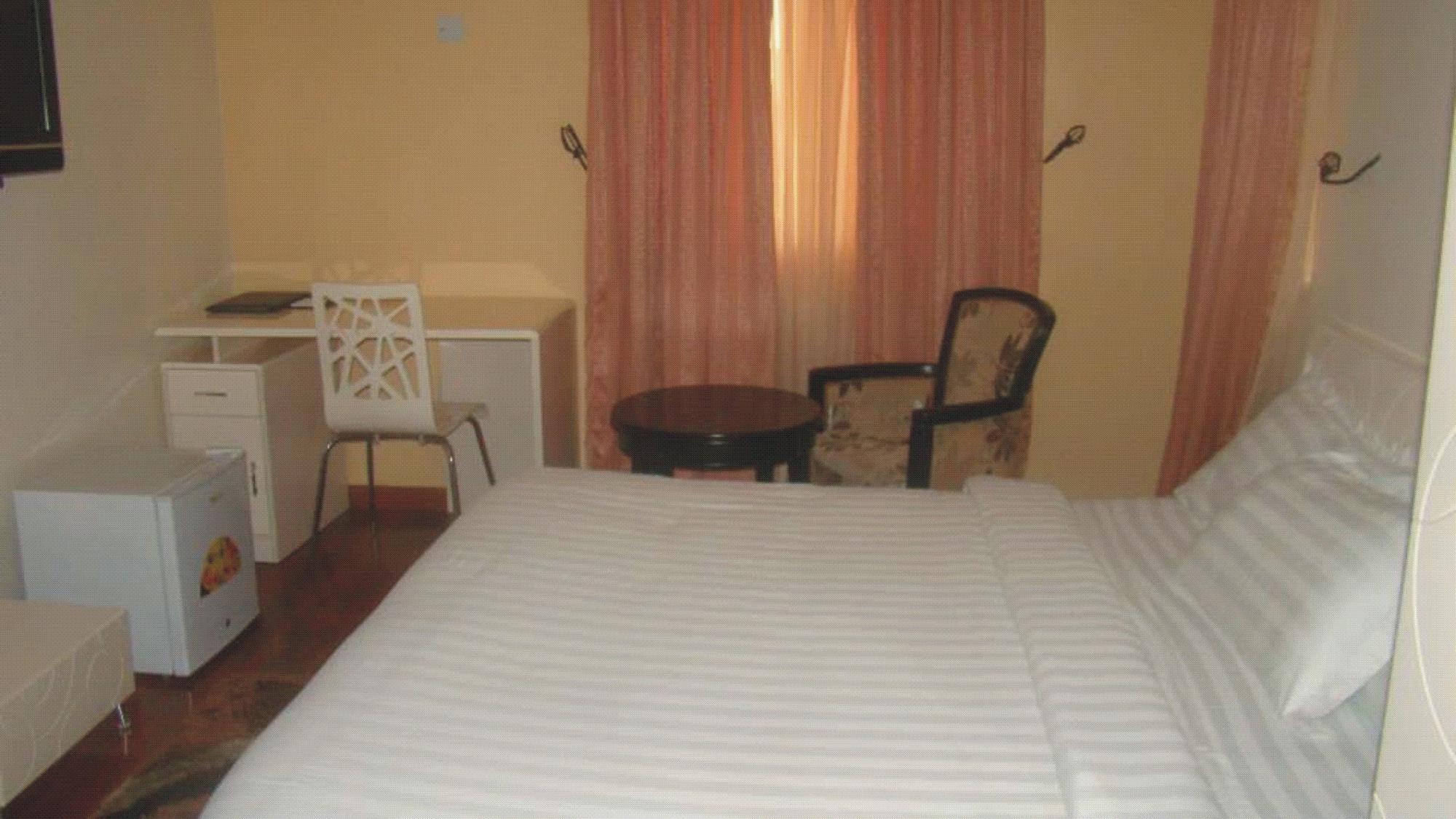 Newcastle Hotel Lekki 8/29