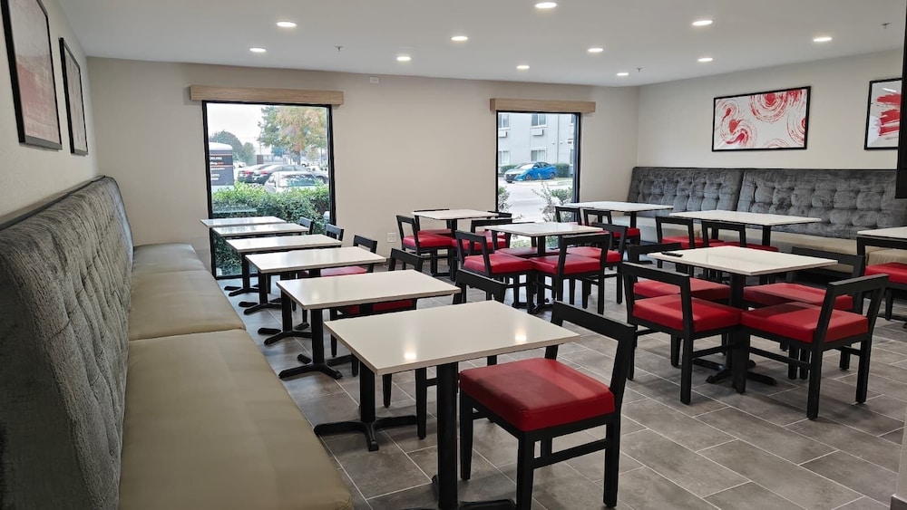 Hawthorn Extended Stay by Wyndham Irving DFW North 55/69