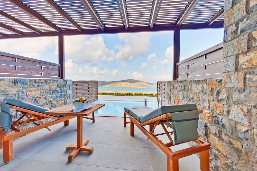 Royal Marmin Bay Boutique and Art Hotel 27/50