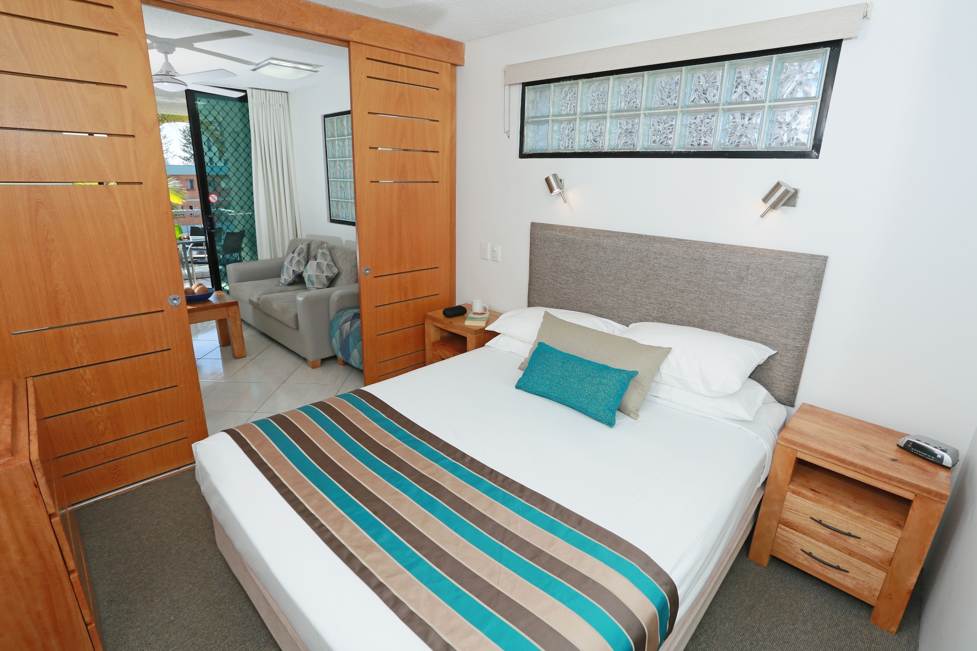 Family, 1 Queen and 1 Bunk Bed, Small