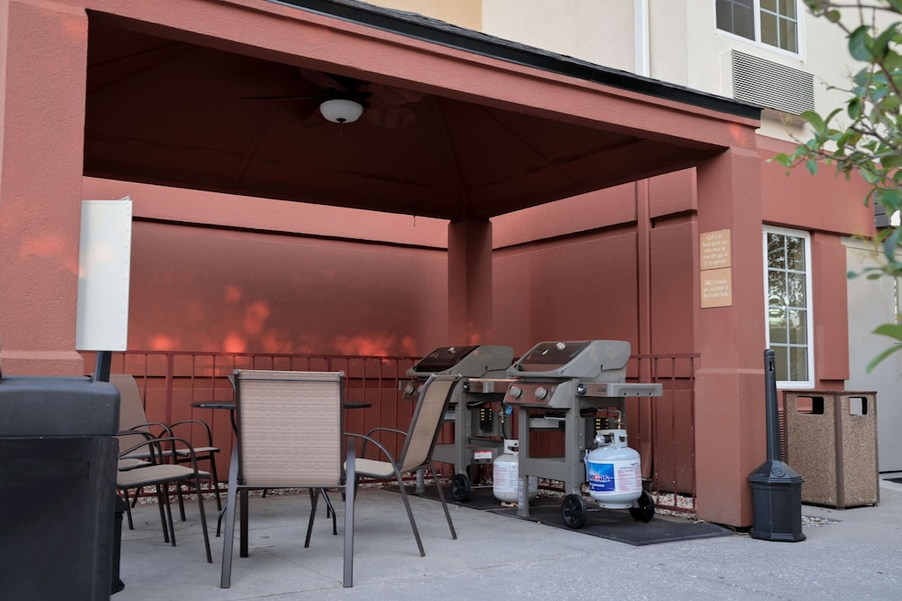 Sonesta Simply Suites Clearwater 39/43