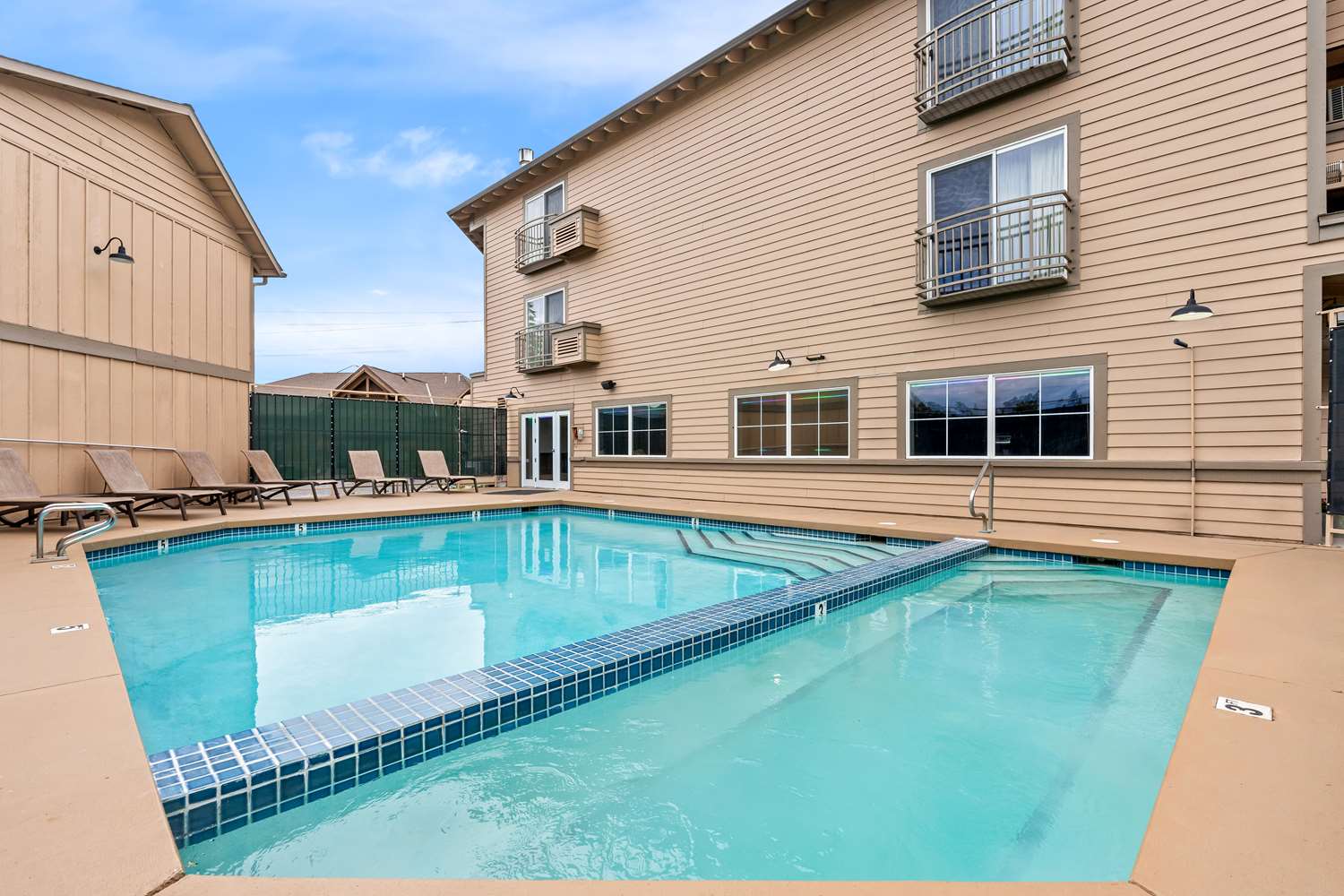 Best Western Rocky Mountain Lodge 4/43