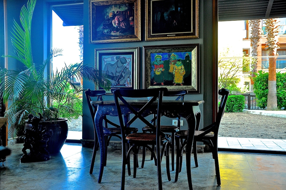 Olira Boutique Hotel & Spa 45/55