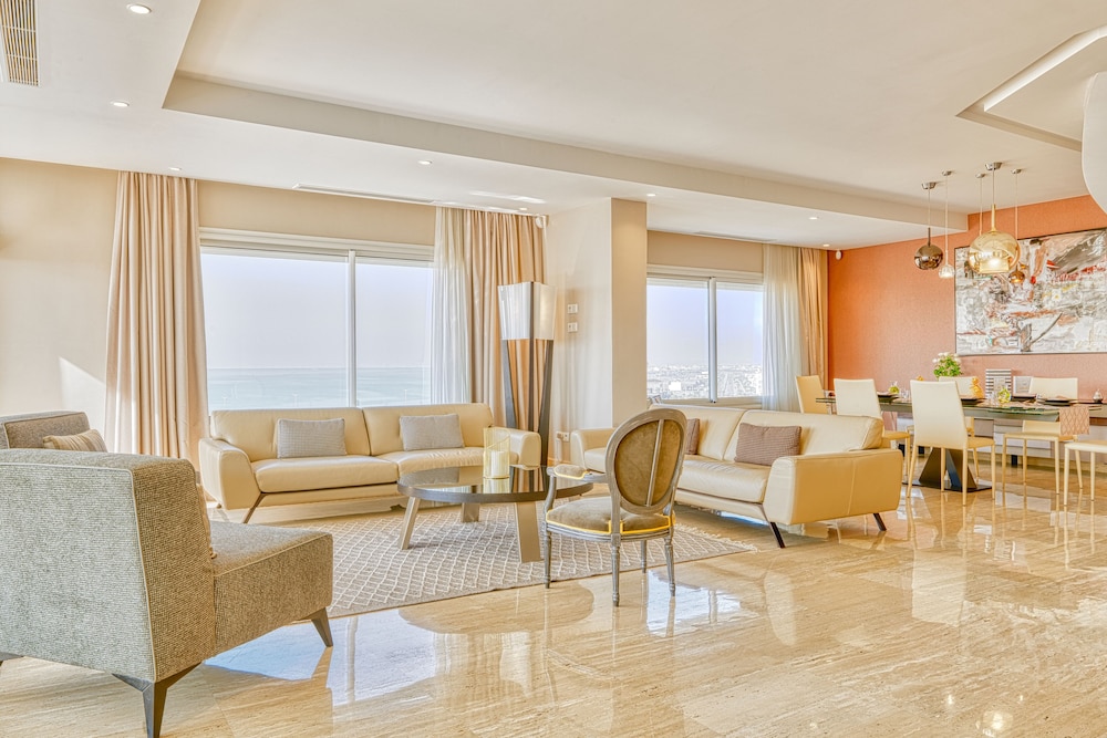 ADAM Hotel Suites 36/59