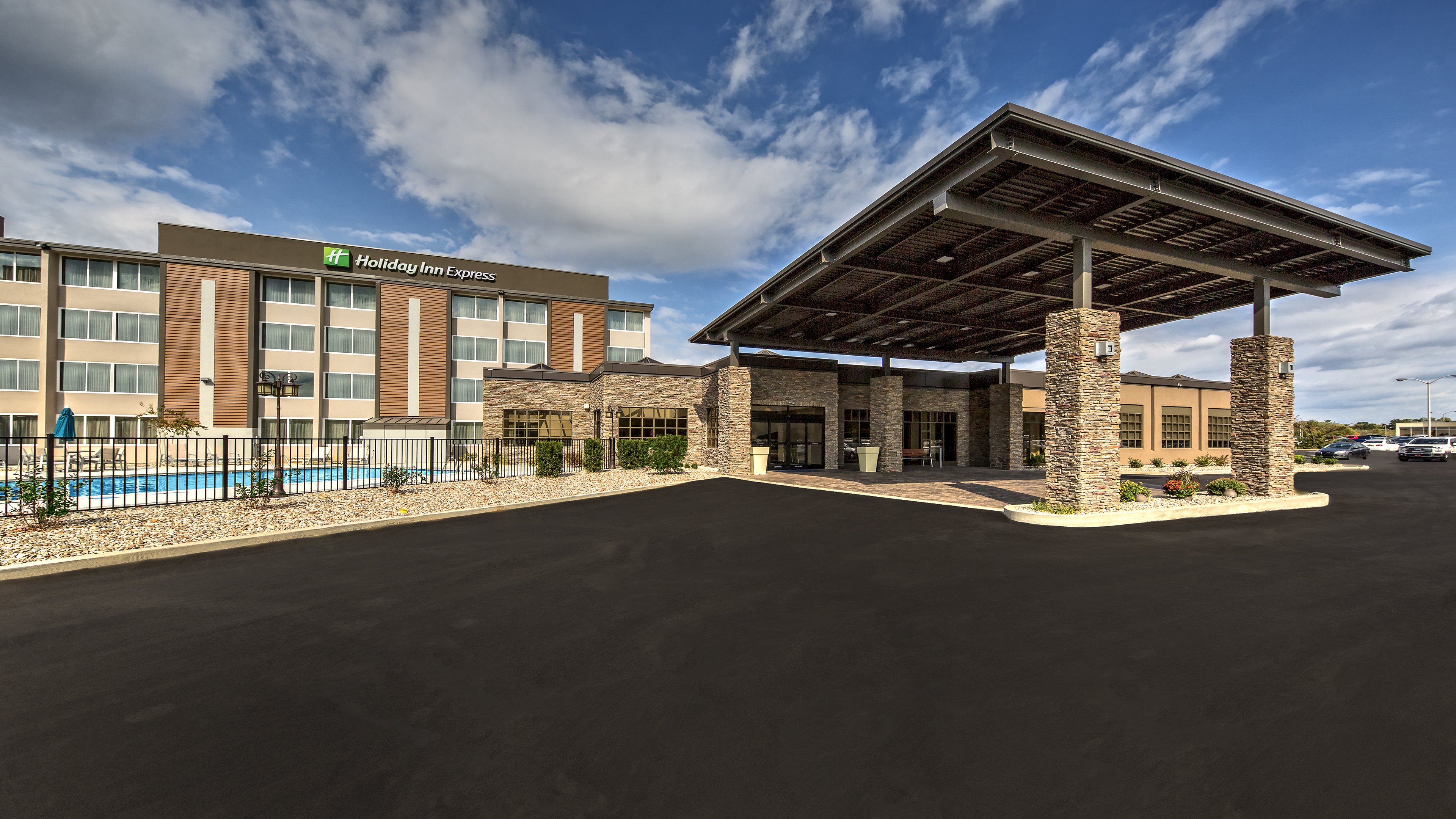 Holiday Inn Express Louisville Airport Expo Center 4/22